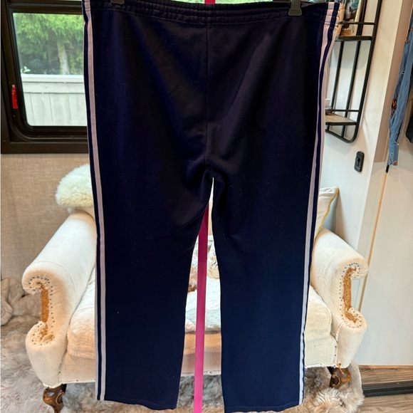 VINTAGE Adidas Navy Blue Track Pants with White Stripes men’s medium - Picture 3 of 6